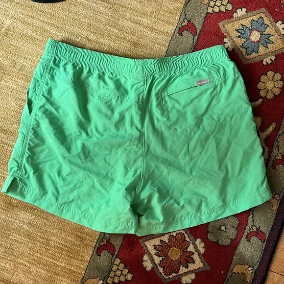 Columbia green athletic shorts 5 inch inseam - Picture 3 of 3